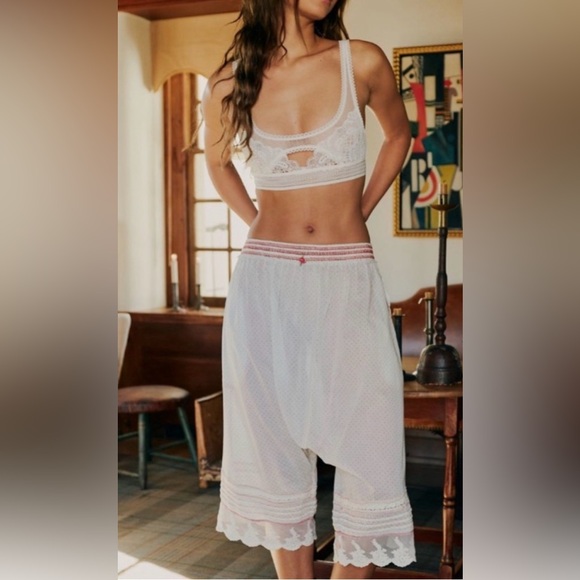 Free People Endless Afternoon Bloomers. NWT. Cream combo - Picture 10 of 10